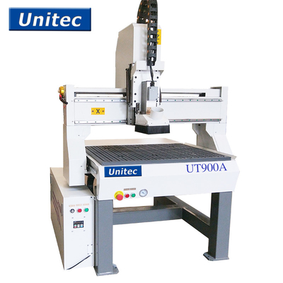 1.5KW 24000 obr / min Prowadnica liniowa UT900A Maszyna do obróbki drewna CNC